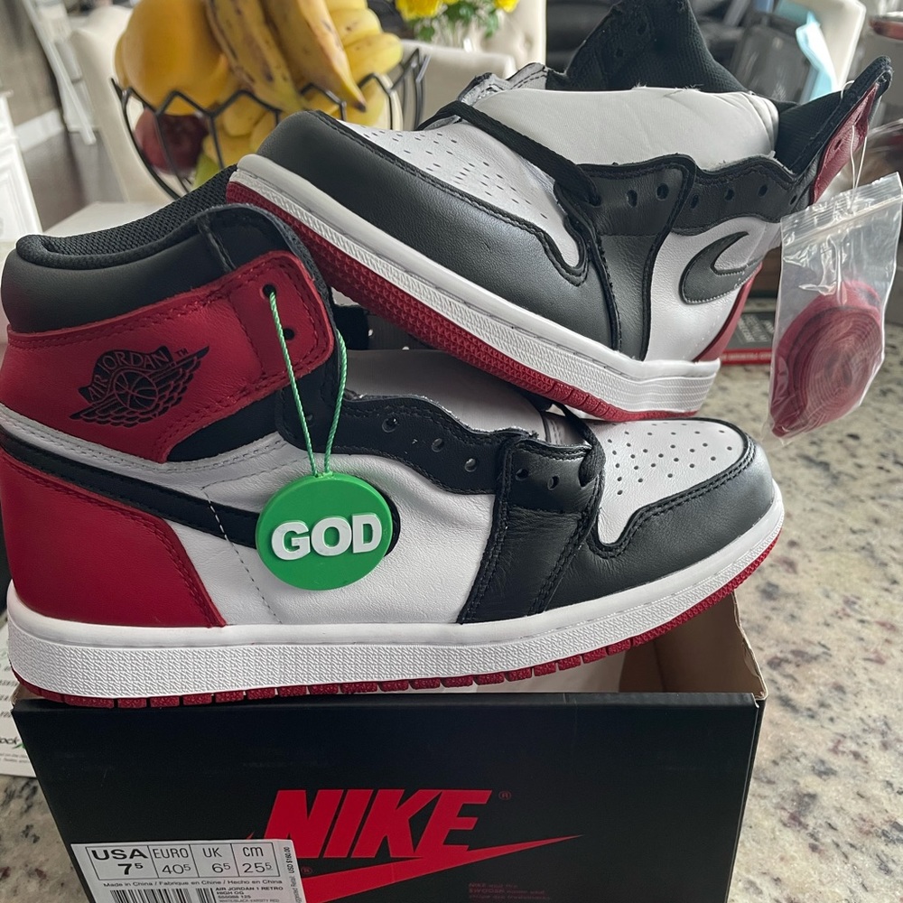 NEW AIR JORDAN 1 RETRO HIGH OG